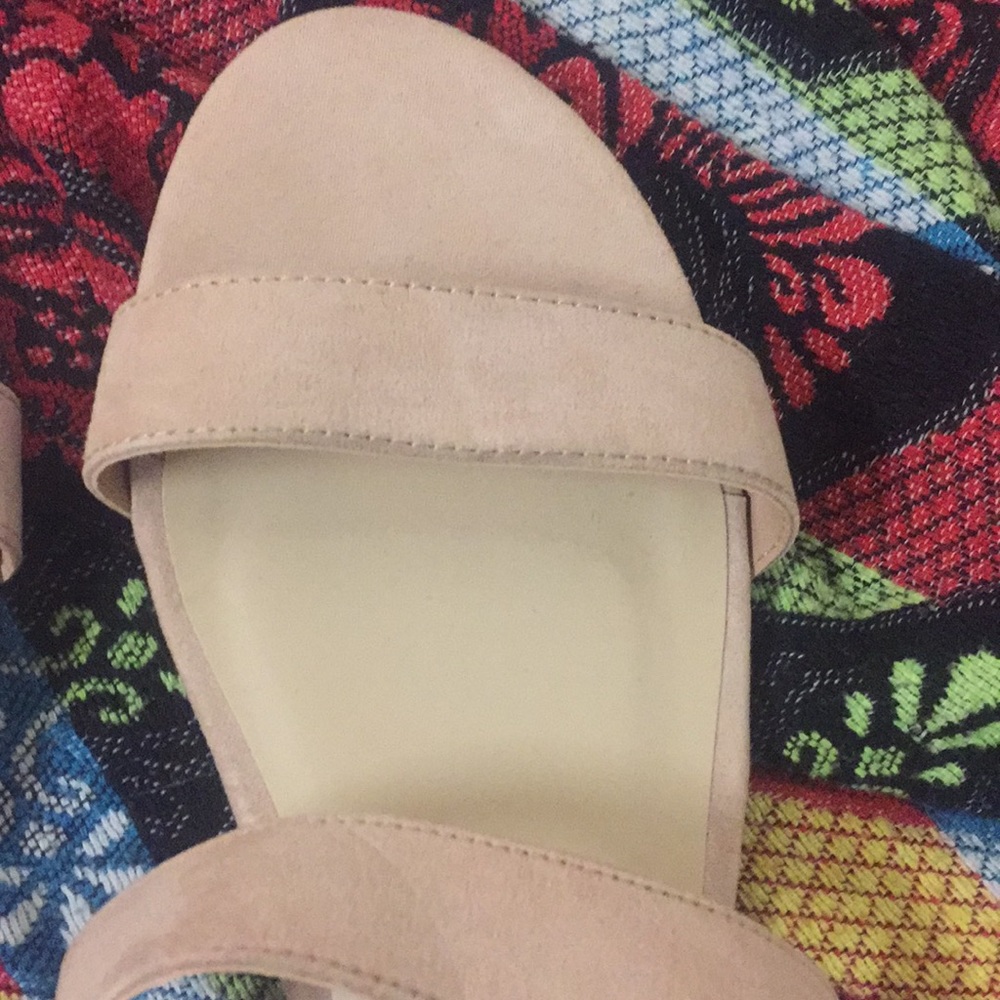 Sandals - Picture 2 of 4